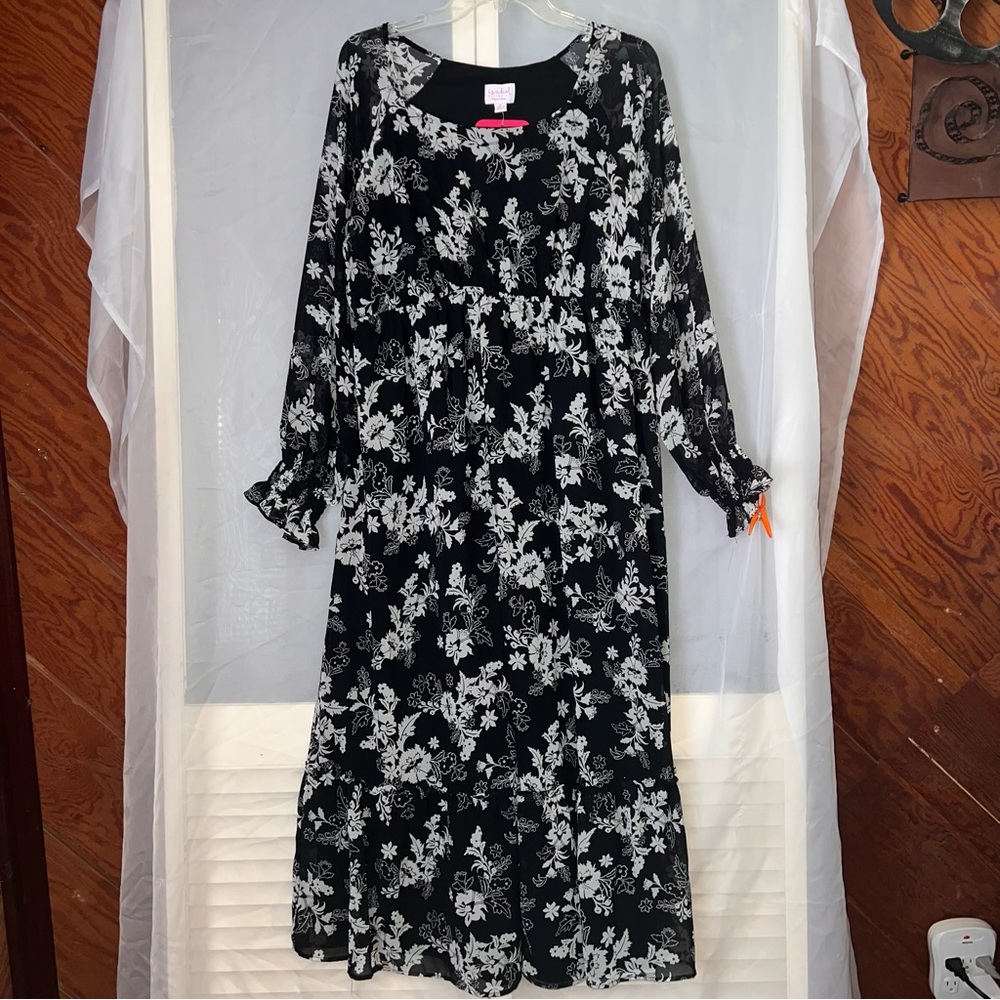 Isabel Maternity Black White Floral Maxi Dress XL Long Sleeve Boho Baby Shower